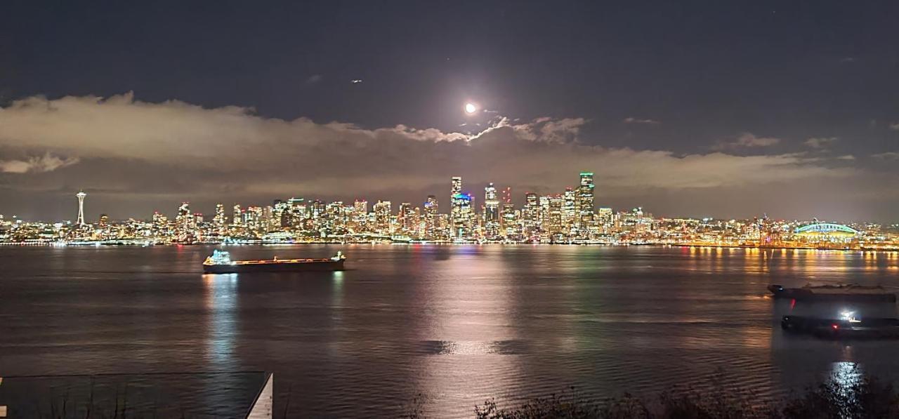 180 Degree, Unobstructed Bluff View! Apartment Seattle Exterior photo