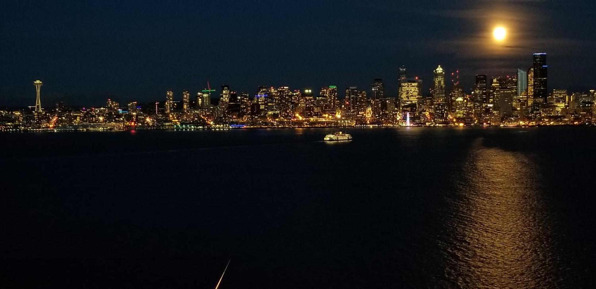 180 Degree, Unobstructed Bluff View! Apartment Seattle Exterior photo